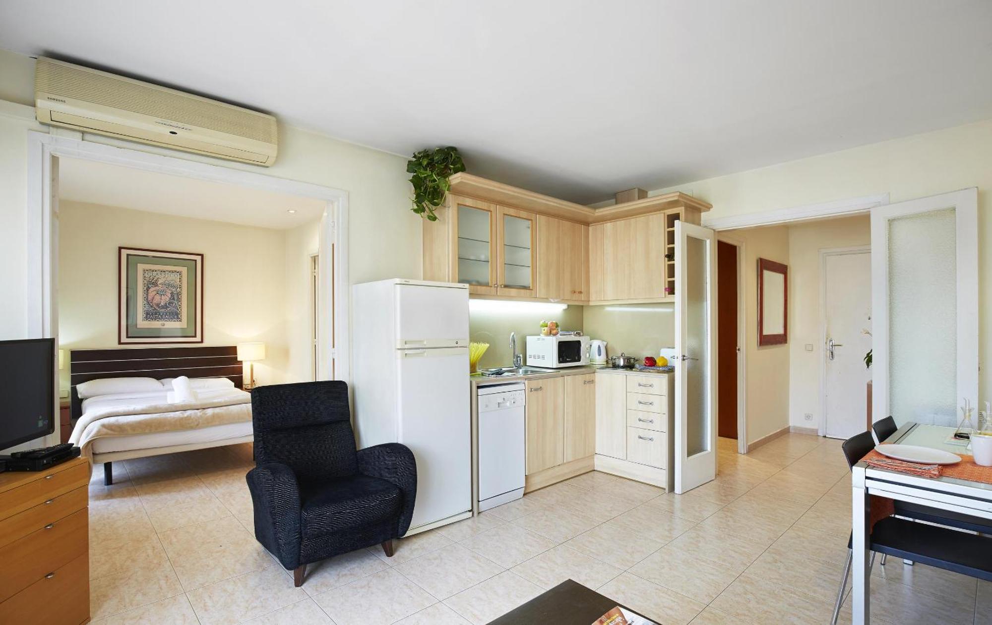 Apartamentos Calvet Barcelona Exterior foto